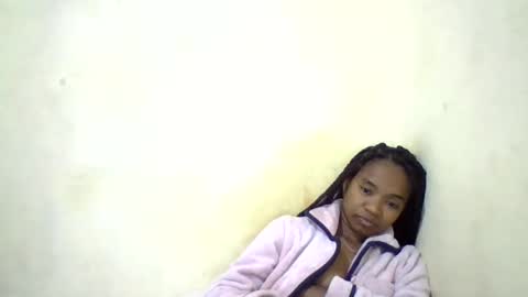 Snapshot of hotvanessa98 chatting on May 30, 2026, 1:35 am hotvanessa98 online show from May 30, 2026, 1:35 am
