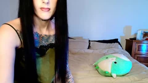 Snapshot of hotwetfreak chatting on January 27, 2025, 2:53 am Lili Vixen online show from January 27, 2025, 2:53 am