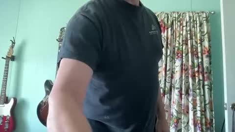 howlingatnothing online show from April 17, 2026, 8:23 pm