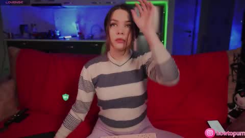 Mia online show from November 29, 2025, 5:27 pm