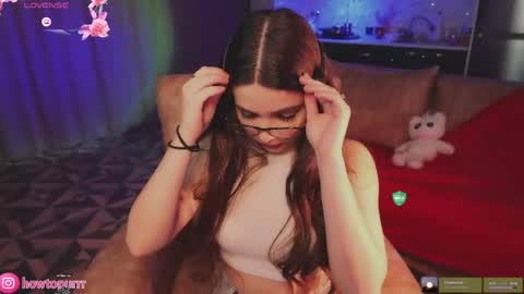 Mia online show from April 15, 2026, 5:42 pm