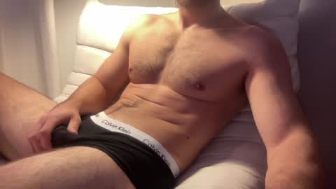 Snapshot of howtoorgasm chatting on December 9, 2024, 12:40 pm Howtoo online show from December 9, 2024, 12:40 pm