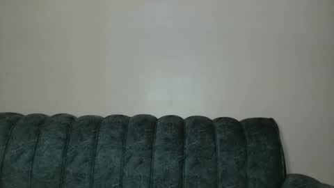 kim online show from December 4, 2024, 4:43 am