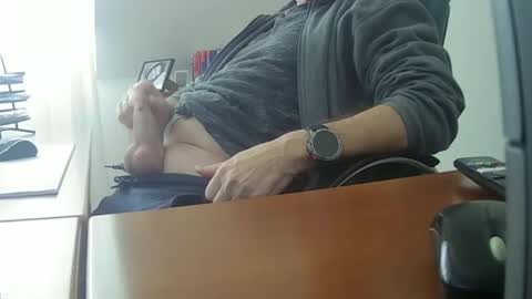 Snapshot of hpeter111 chatting on January 29, 2025, 1:38 pm Peter online show from January 29, 2025, 1:38 pm