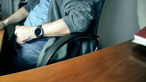 Snapshot of hpeter111 chatting on February 25, 2025, 8:51 pm Peter online show from February 25, 2025, 8:51 pm