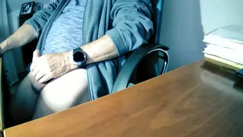 Snapshot of hpeter111 chatting on September 24, 2025, 9:07 pm Peter online show from September 24, 2025, 9:07 pm