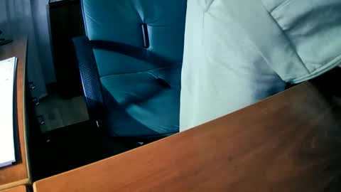 Snapshot of hpeter111 chatting on October 16, 2025, 7:26 pm Peter online show from October 16, 2025, 7:26 pm