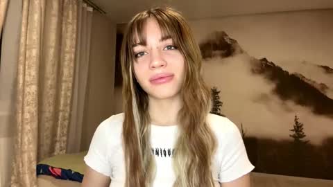 hsiuscherich online show from December 17, 2025, 2:12 pm