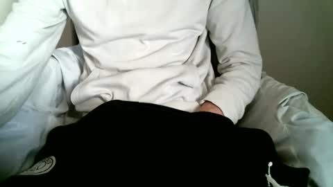 Keanu online show from November 5, 2025, 11:21 am