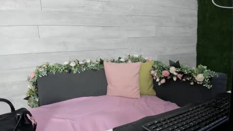 Erin online show from March 10, 2025, 4:28 am