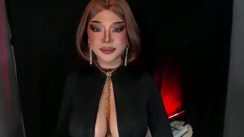 Snapshot of hugecockchristine chatting on January 5, 2026, 7:28 pm Christine online show from January 5, 2026, 7:28 pm