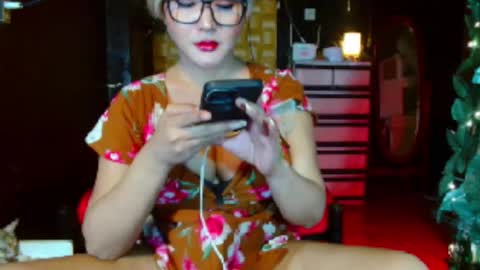 Snapshot of hugecumbarbie chatting on October 22, 2025, 10:37 am SPOILED MISCHIEVOUS online show from October 22, 2025, 10:37 am