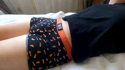 Snapshot of hugecumshots1 chatting on January 23, 2025, 10:01 pm HugeCumshots online show from January 23, 2025, 10:01 pm