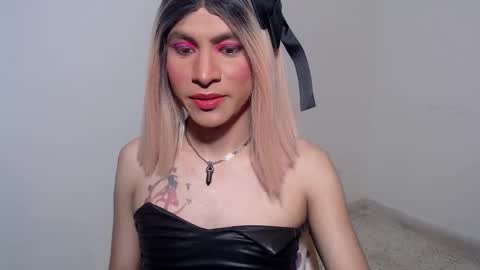 Danezka online show from November 25, 2025, 4:56 am