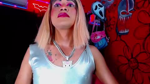 Snapshot of hugedaneska chatting on March 17, 2026, 7:12 am Danezka online show from March 17, 2026, 7:12 am