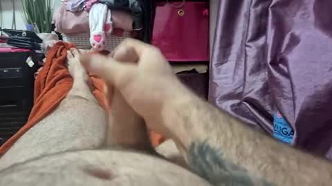 Snapshot of hugedick2469 chatting on January 26, 2025, 3:06 am hugedick2469 online show from January 26, 2025, 3:06 am