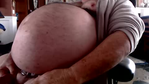 Snapshot of hugehairybeergut chatting on January 24, 2025, 9:15 pm Huge Hairy Beergut online show from January 24, 2025, 9:15 pm