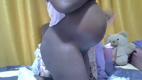 Snapshot of hugetities003 chatting on December 17, 2024, 6:42 pm Winnie online show from December 17, 2024, 6:42 pm