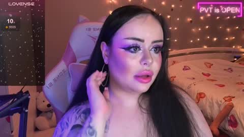 Snapshot of huggy_og chatting on December 9, 2024, 9:48 pm Maddison online show from December 9, 2024, 9:48 pm