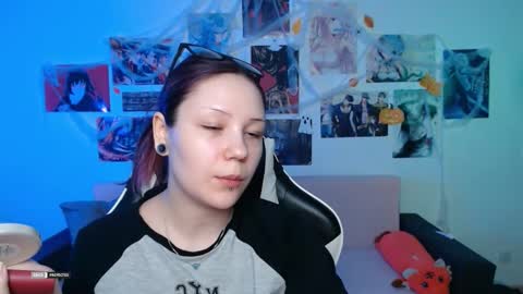 Snapshot of hugomin chatting on November 18, 2025, 7:13 am HugoMin online show from November 18, 2025, 7:13 am