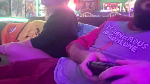 Hunganduncut online show from April 17, 2026, 2:58 am