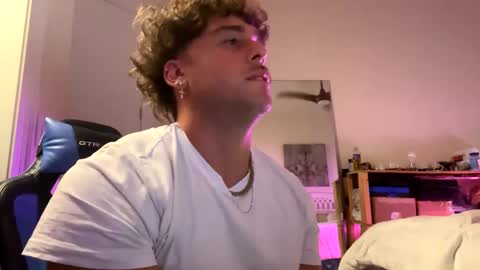 Snapshot of hungkingg22 chatting on March 5, 2025, 5:29 am hungkingg22 online show from March 5, 2025, 5:29 am