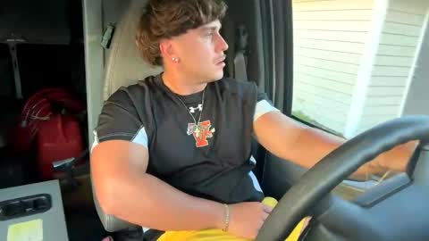 Snapshot of hungkingg22 chatting on March 7, 2025, 11:05 pm hungkingg22 online show from March 7, 2025, 11:05 pm