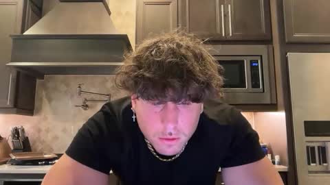 Snapshot of hungkingg22 chatting on January 8, 2026, 7:05 pm hungkingg22 online show from January 8, 2026, 7:05 pm