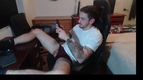 Snapshot of hungmtnman2256 chatting on February 25, 2026, 5:06 am hungmtnman2256 online show from February 25, 2026, 5:06 am