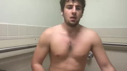 Snapshot of hungnhornystud chatting on February 21, 2026, 7:15 pm hungnhornystud online show from February 21, 2026, 7:15 pm