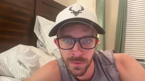 hungrunner24 online show from June 11, 2026, 2:53 am