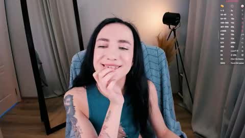 Snapshot of hungry_kitty66 chatting on November 26, 2025, 6:58 am Kitty online show from November 26, 2025, 6:58 am