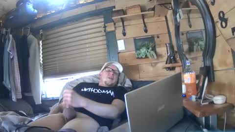 Snapshot of hungsingledad79 chatting on December 4, 2024, 7:34 pm HuingsingleDad79 online show from December 4, 2024, 7:34 pm