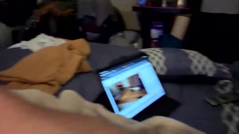 hungsolow6943 online show from February 14, 2026, 4:20 am