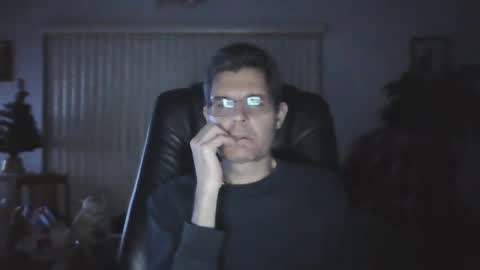 Snapshot of hunkmasclefad458 chatting on December 16, 2024, 4:23 am hunkmasclefad458 online show from December 16, 2024, 4:23 am