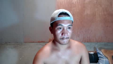 hunkylloyd online show from December 17, 2025, 3:23 am