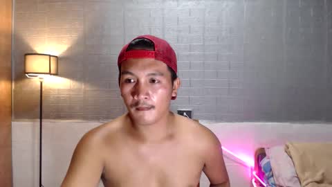 hunkylloyd online show from March 4, 2026, 4:51 am