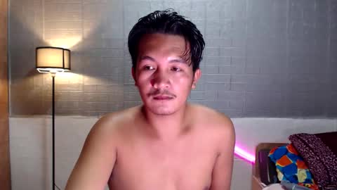 hunkylloyd online show from March 9, 2026, 3:54 am