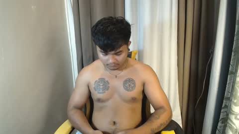 hunkyzeus online show from May 1, 2026, 4:39 am
