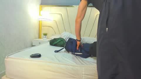 hunterheat_ online show from September 23, 2025, 11:24 am