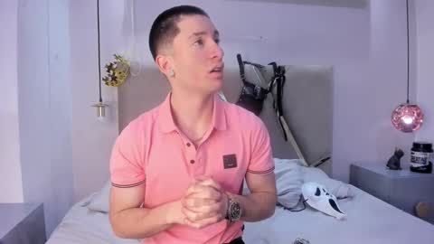 hunterheat_ online show from November 1, 2025, 11:45 am