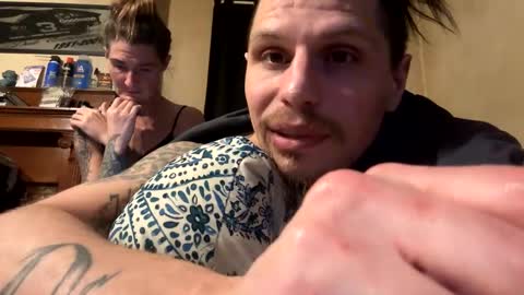 husbandandwife2011 online show from February 5, 2025, 8:11 am