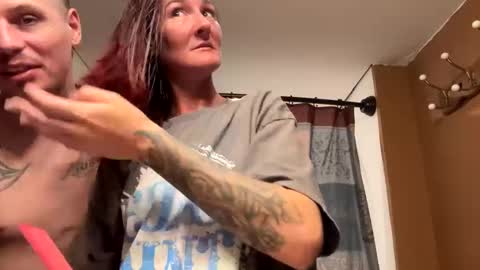 husbandandwife2011 online show from March 9, 2025, 5:55 am