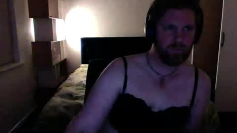 Snapshot of husheddesire chatting on September 22, 2025, 3:14 pm Em. online show from September 22, 2025, 3:14 pm