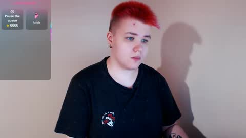 Snapshot of husk_ryan chatting on February 26, 2025, 12:25 pm Ryan online show from February 26, 2025, 12:25 pm