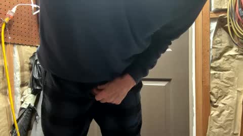 huskey300 online show from February 16, 2025, 2:21 pm