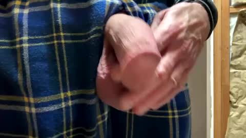 huskey300 online show from February 22, 2025, 4:40 am