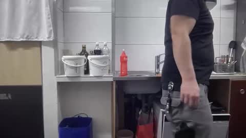 Snapshot of hybride8825 chatting on December 19, 2025, 11:06 am hybride8825 online show from December 19, 2025, 11:06 am