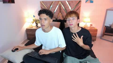 Son Hyunjin online show from November 14, 2025, 7:01 pm