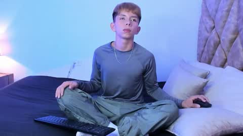 Snapshot of hyunjin_sun chatting on December 21, 2025, 3:41 pm Son Hyunjin online show from December 21, 2025, 3:41 pm